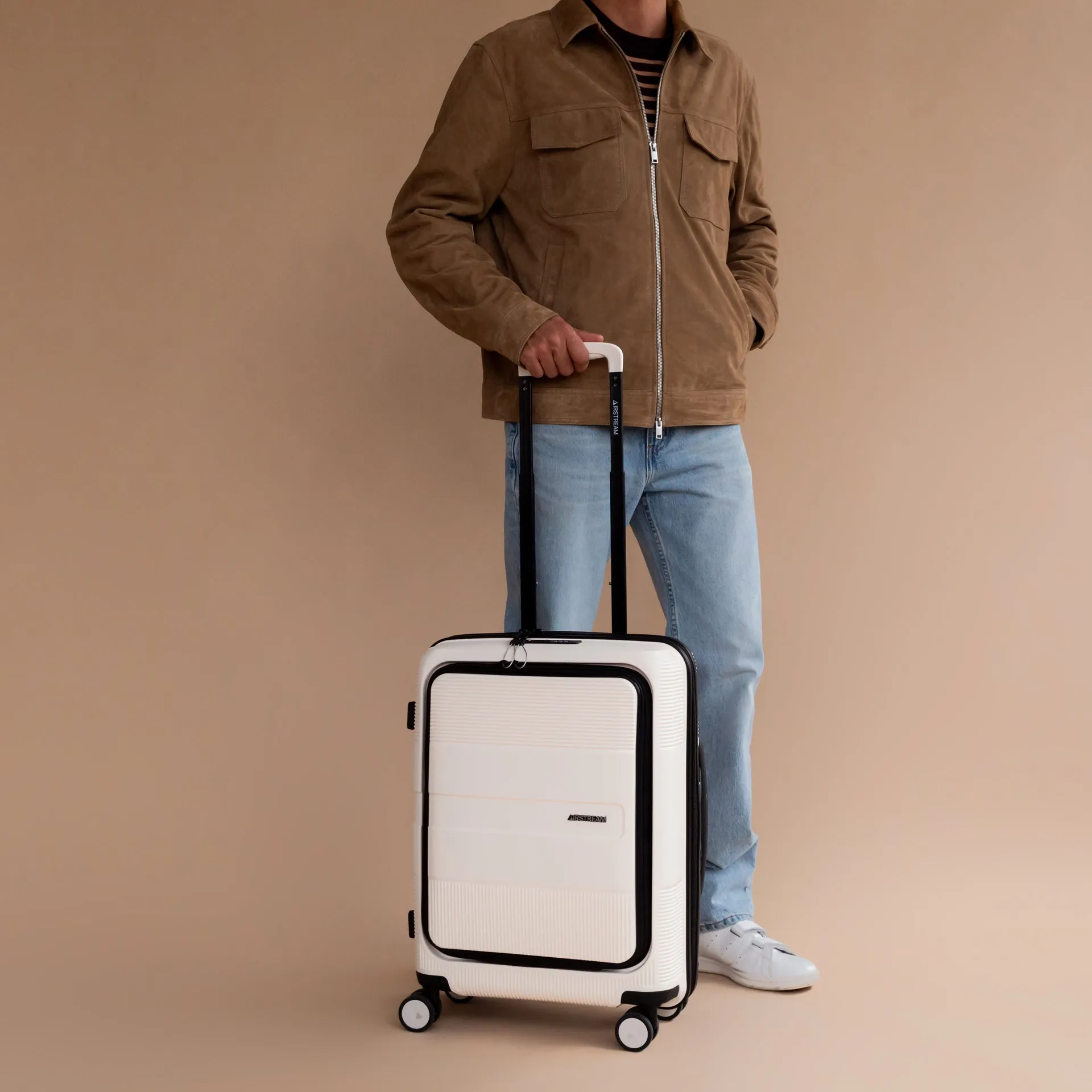 Airstream Anchorage 21in Hybrid Carry-on