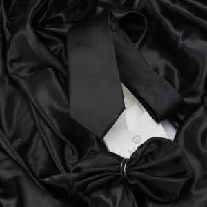 Kovove The Appealing Self Striped Black Necktie and Pocket Square Gift Box